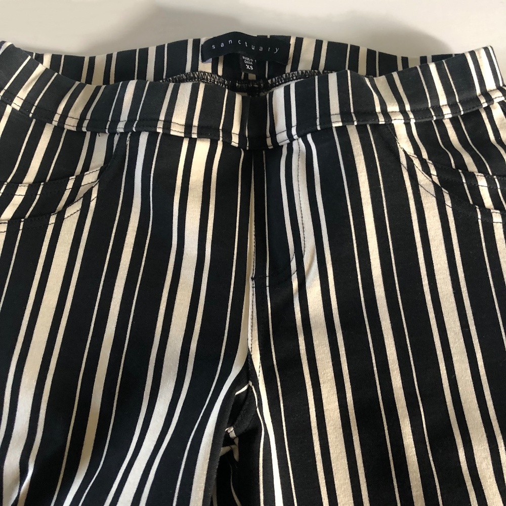NWOT Sanctuary Jeggings, Striped Black & Off White